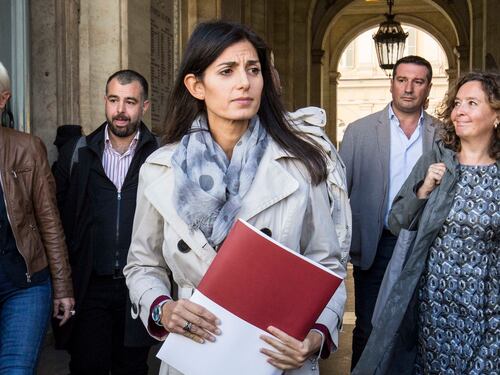 La "grana" Raggi agita i Cinquestelle