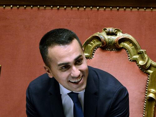 Di Maio, tragica gaffe. Senti cosa dice della democrazia francese...