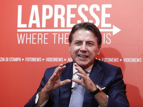 Soldi russi ai partiti, Giuseppe Conte si difende: il M5s non è coinvolto