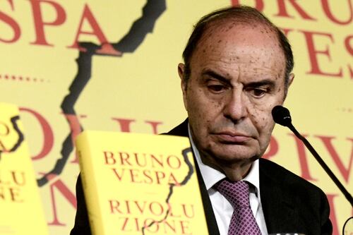 Toh, c'era Giorgia Meloni. E la Rai sospende Porta a Porta