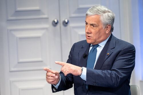 Antonio Tajani incalza il M5S: “Fanno i capricci e danneggiano l’Italia”. Poi striglia il Pd