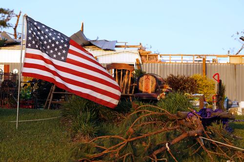 Tornado nel sud degli Stati Uniti, decine di morti. In migliaia senza luce