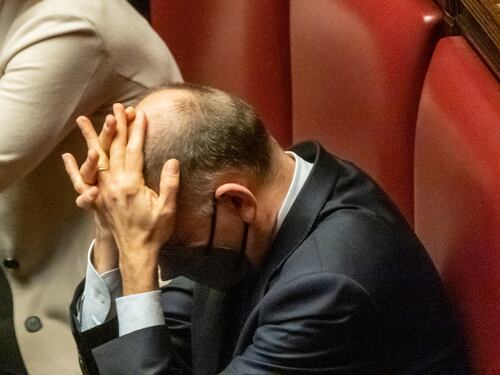 Enrico Letta pronto alla fuga dal Pd. La poltrona Nato che gli fa gola e il derby con Lorenzo Guerini