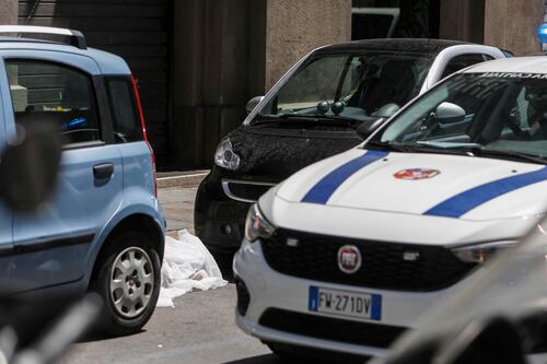 Precipita dal quinto piano, ragazzo muore in via Torino
