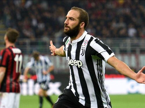 Bis di Higuain e la Juve spedisce il Milan all'inferno