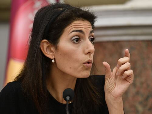 Virginia Raggi lascia il conto da pagare. Nel bilancio di Roma 122 milioni di perdite