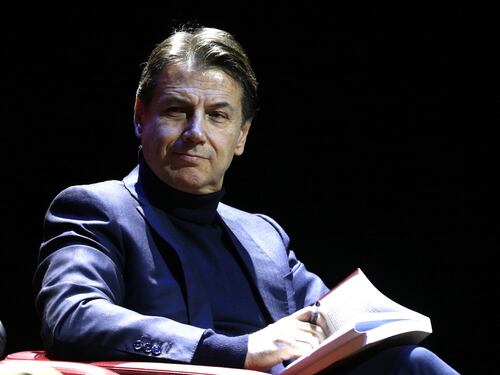 Rinviate di un anno le tasse di Conte su plastica e zucchero