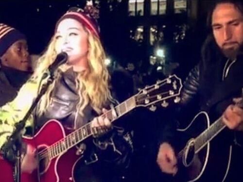 Madonna vota Hillary Concerto a sorpresa a New York