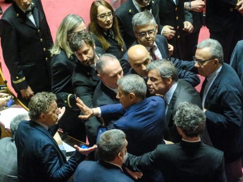 Calenda e la rissa sfiorata: ho avuto un momento "fascio dove te pijo te lascio"