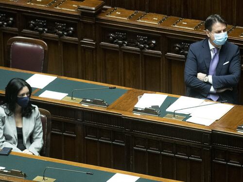 Vertice da Conte. Scuola, lockdown, rimpasto: maggioranza divisa su tutto