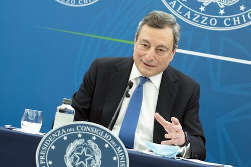 Spinta per chiudere alle 23. Ma per ora Mario Draghi resiste sul coprifuoco