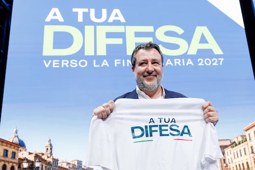 Lega, Salvini firma con i governatori la pax leghista: “Lavoriamo insieme”