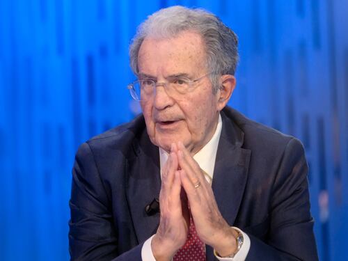 Prodi, schiaffone alla sinistra: “Non è saggia, il Pd non ha costruito un’alternativa al governo”