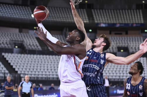 Hunt e Robinson superstar. La Virtus stende Bologna