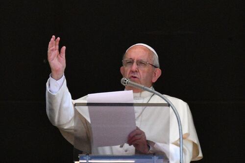 Migranti, il Papa difende l'accoglienza. Ma la cronaca dà ragione a Salvini