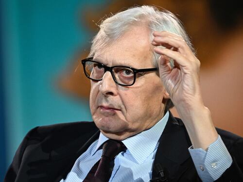 Vittorio Sgarbi ricoverato al Gemelli. Veneziani: "La causa della sua depressione"