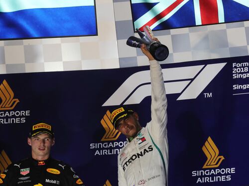 Hamilton domina Singapore e ipoteca il Mondiale