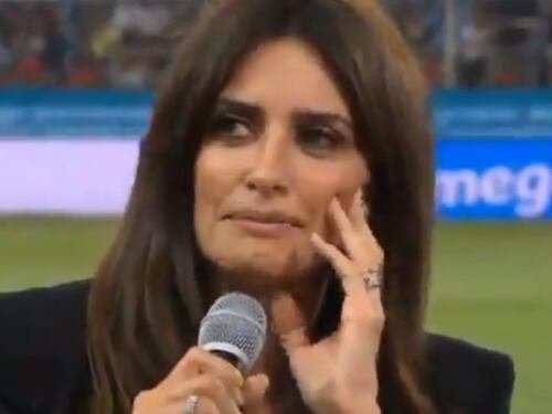 Penelope Cruz e la "pasta ca... e pepe": gaffe hot in diretta alla Partita del cuore. Ecco il video