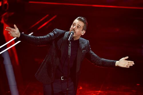 Francesco Gabbani, Le Vibrazioni e Piero Pelù in testa alla classifica di Sanremo