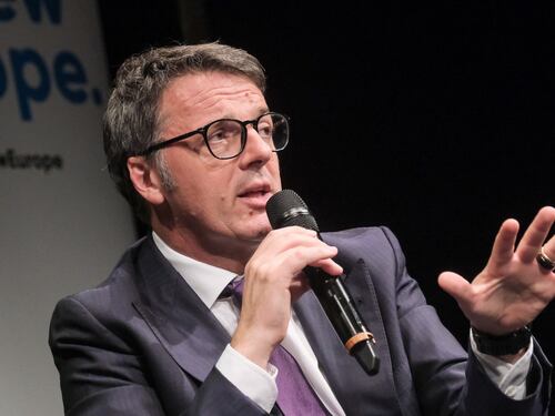 Renzi a valanga sulla Rai: "Paga chi difende Putin in tv?", con chi ce l'ha