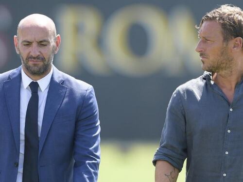 Totti torna in campo, primo giorno da dirigente alla Roma