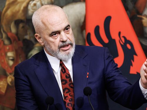 Retromarcia dem su Edi Rama, pasticcio Pd