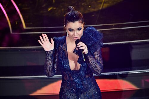 A Domenica In c'è Selvaggia Lucarelli. Perché Elettra Lamborghini scappa via