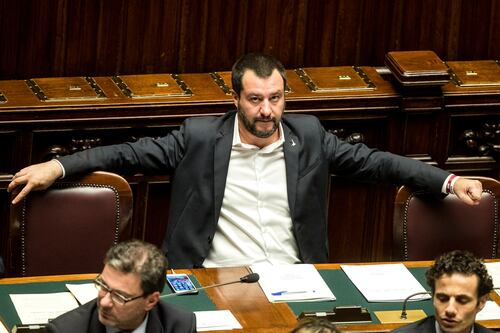 Salvini va allo scontro con l'Europa: "Non faremo alcun passo indietro"
