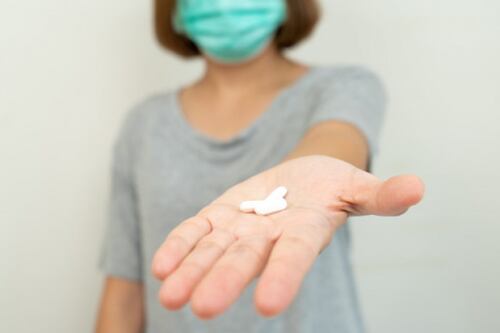 Aborto farmacologico senza ricovero: prendi una pastiglia e va via il problema