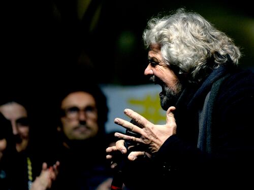 Dalle scie chimiche al pomodoro antigelo Caro Beppe Grillo che facciamo con le bufale del MoVimento 5 Stelle?