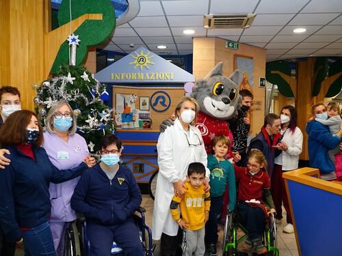 Il Natale targato Roma Cares: a sorpresa nel Reparto di riabilitazione pediatrica dell'IRCCS San Raffaele