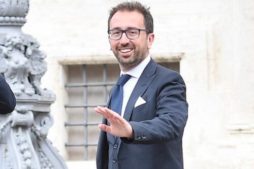 Avvocati contro Bonafede. Si deve dimettere