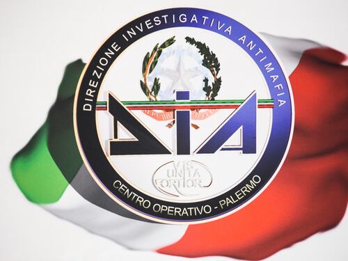 Caso di MeToo nella Dia: marescialla contro il capo che la perseguita. È stalking