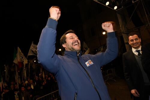 Altro che privacy, Salvini insiste sul citofono. Cosa promette al Pilastro