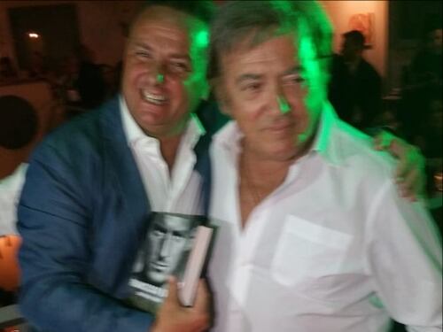 Laziali e romanisti uniti dal libro di Totti