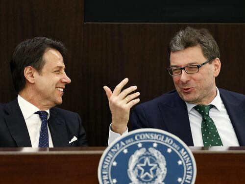 Partita del cuore: Schlein, Conte e Giorgetti sfidano Ruggeri, Bugo e Rkomi