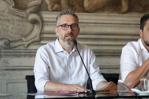 Bologna, i compagni si ributtano sul “solito” fascismo: Lepore mischia il caso Fakir con la strage del 1980