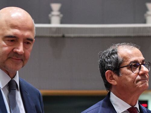 Il governo va gioiosamente verso il crac