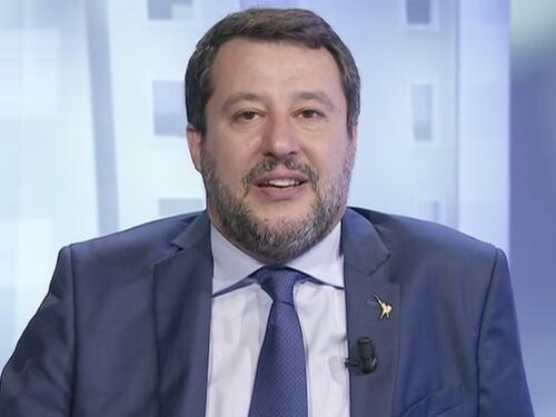 Grillo non rispetta le donne. Così Salvini lo massacra sul video