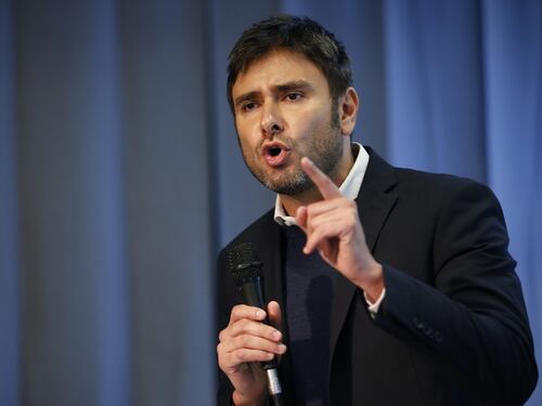 Anche Di Battista si fa il partito e strizza l'occhio a Casaleggio Junior