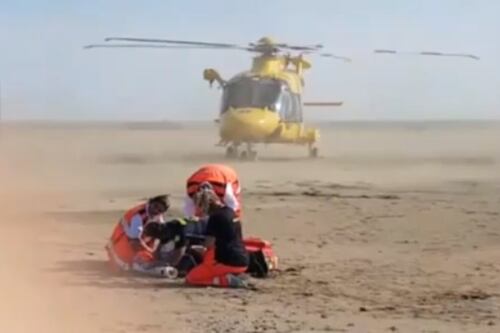 Risucchiato da un elicottero militare: grave kitesurfer romano