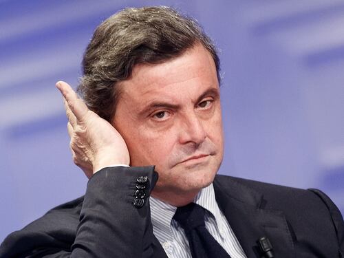Calenda su Berlusconi: il Reddito grillino contrasta la povertà, e aiuta per il Quirinale...