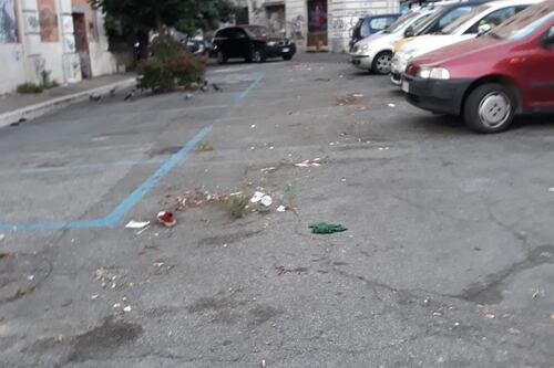 Blitz a San Lorenzo, rimosse le fioriere delle polemiche