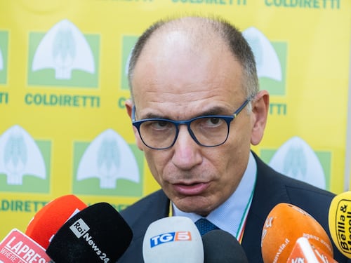 Elezioni politiche 2022, la sinistra getta fango, qualcosa resta sempre