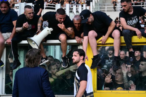 Torino-Juventus, scontri tra ultras prima del derby: un ferito grave