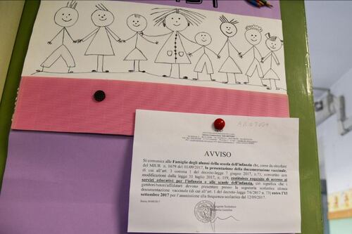 Vaccini, per la scuola basta un'autocertificazione