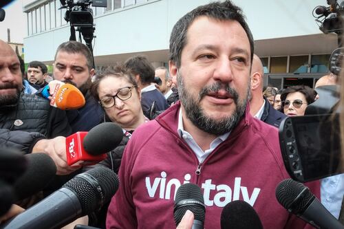Salvini mette all'angolo Tria: "La flat tax deve andare nel Def"