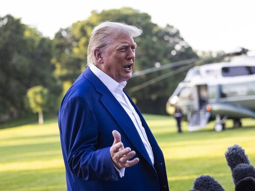 Trump infuriato con Iran e Israele: "Non sanno cosa c... fanno". Telefonata di fuoco a Netanyahu