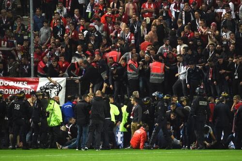 Crolla tribuna ad Amiens