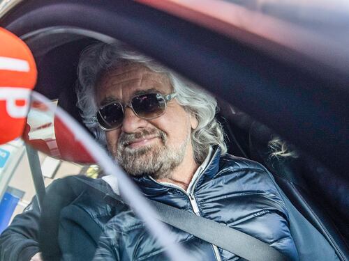 M5S, la furia di Beppe Grillo per la frattura Conte-Di Maio: “Così ci biodegradiamo subito”